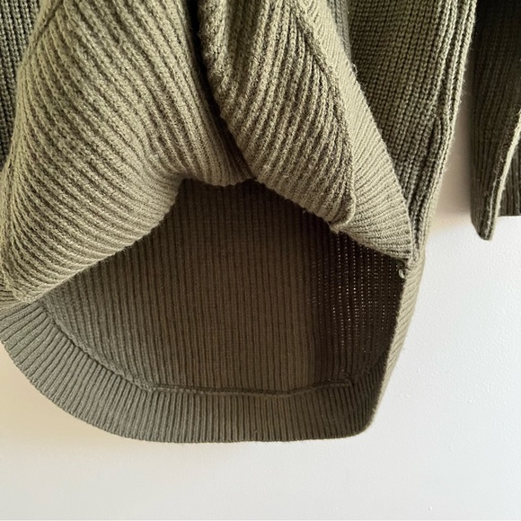 89th + MADISON sweater - Picture 8 of 9